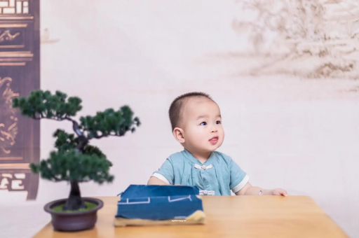 陕西宝宝总是抠鼻子 陕西宝宝总是抠鼻子